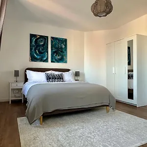 City Nights - Habitación en casa particular